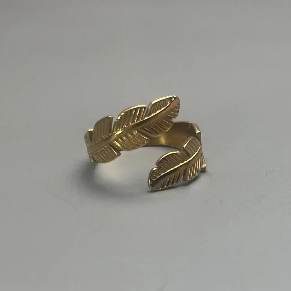 y2k 2000s vintage gold leaf ring